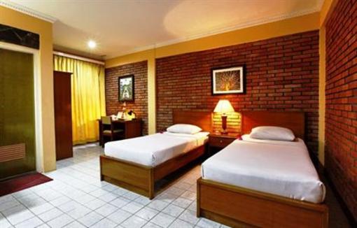 фото отеля Safari Garden Hotel