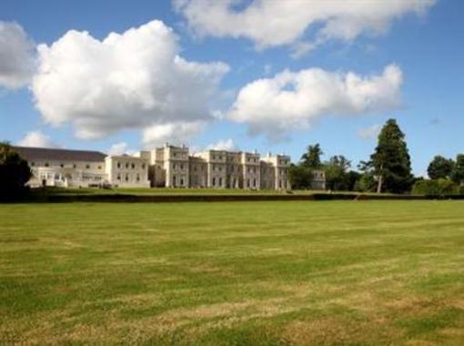 фото отеля De Vere Venues Wokefield Park