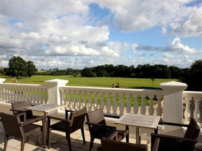 фото отеля De Vere Venues Wokefield Park