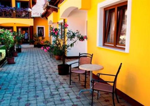 фото отеля Frisko Panzio & Restaurant