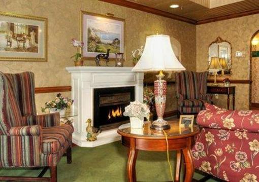 фото отеля MainStay Suites Airport