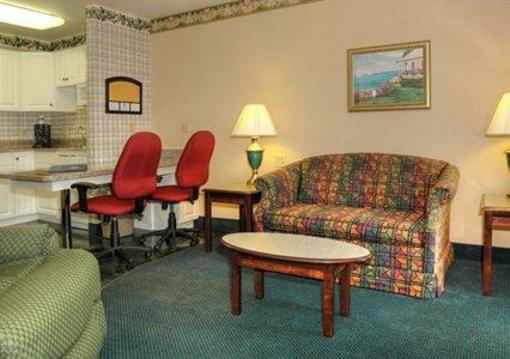 фото отеля MainStay Suites Airport