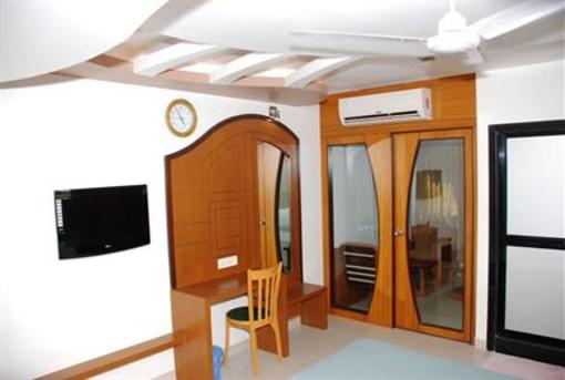 фото отеля Hotel Ambassador Vadodara