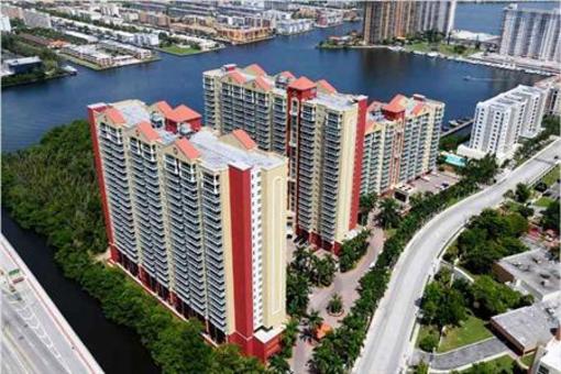 фото отеля Residences at Intracoastal Yacht Club