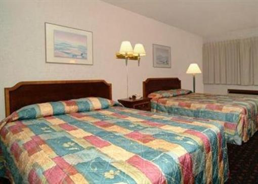 фото отеля Econo Lodge Mackinaw City