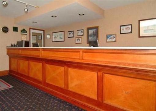 фото отеля Econo Lodge Mackinaw City