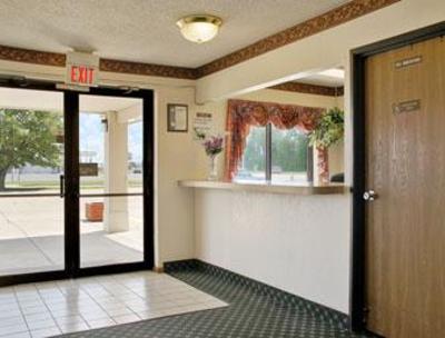 фото отеля Super 8 Evansville East