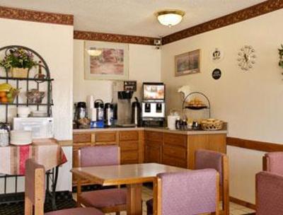 фото отеля Super 8 Evansville East