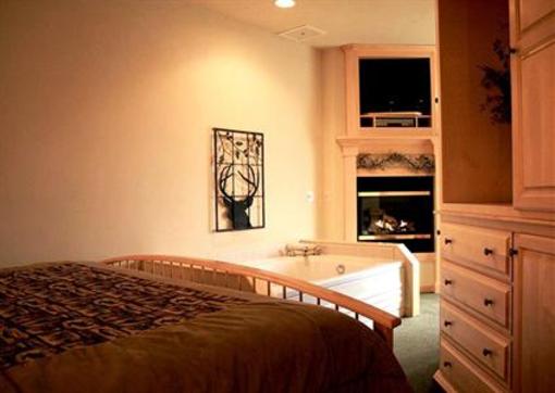фото отеля Birchwood Lodge