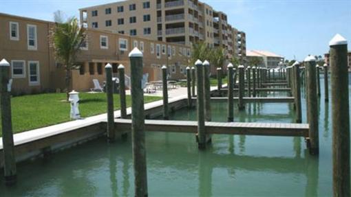 фото отеля The Bayside Inn & Marina