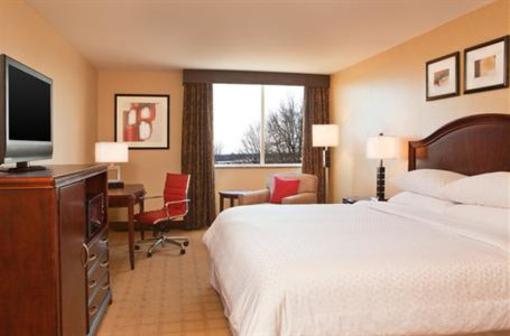 фото отеля Four Points by Sheraton Kalamazoo