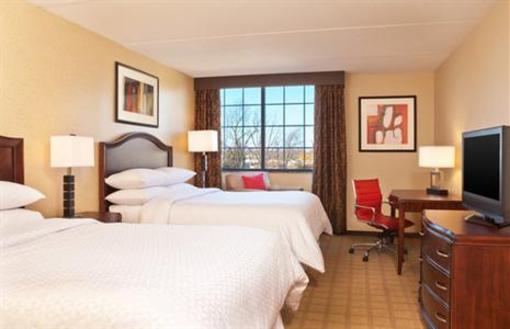 фото отеля Four Points by Sheraton Kalamazoo