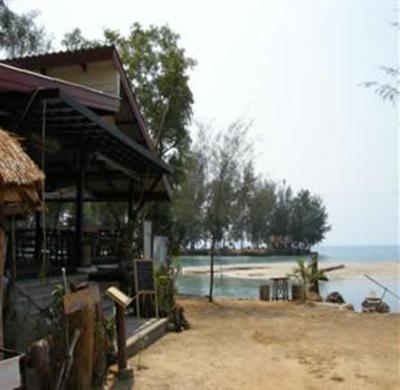 фото отеля The Hut Klong Prao Beach