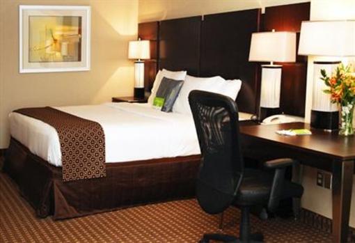 фото отеля La Quinta Inn Suites Paris