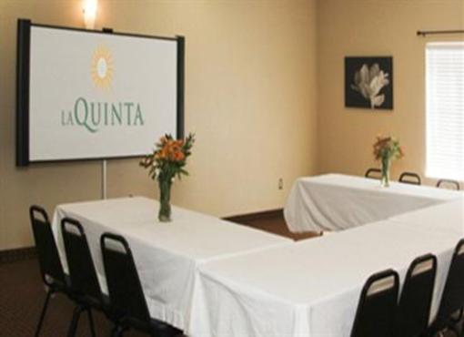 фото отеля La Quinta Inn Suites Paris