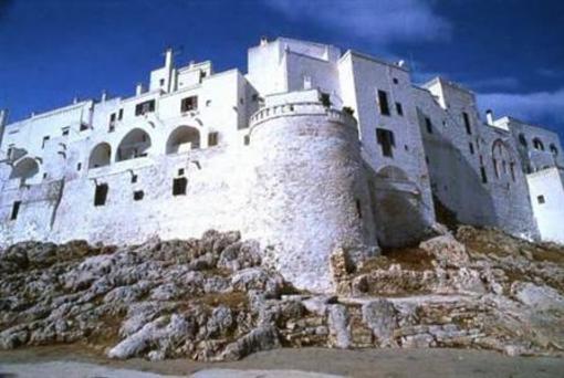 фото отеля Hotel Rione Antico La Terra Ostuni
