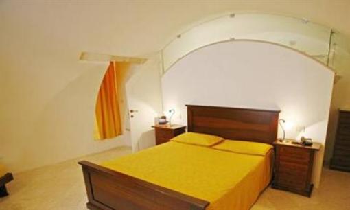 фото отеля Hotel Rione Antico La Terra Ostuni