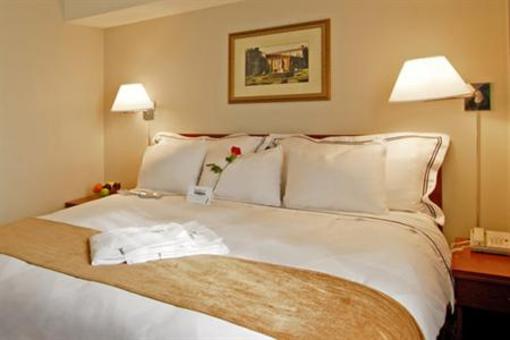 фото отеля London Hotel & Suites