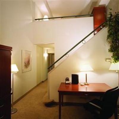 фото отеля London Hotel & Suites