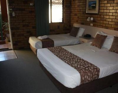 фото отеля Ruthven Street Motor Inn