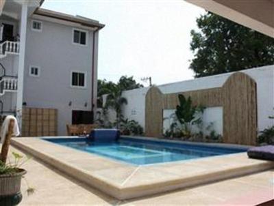 фото отеля Geomania Apartelle Angeles City