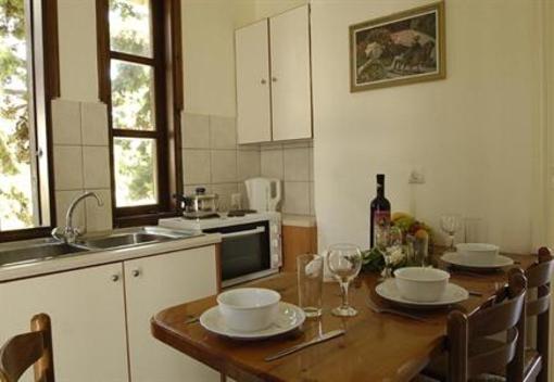 фото отеля Paradise Apartments