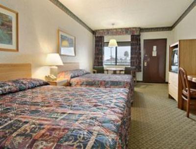фото отеля Super 8 Motel Commerce Los Angeles
