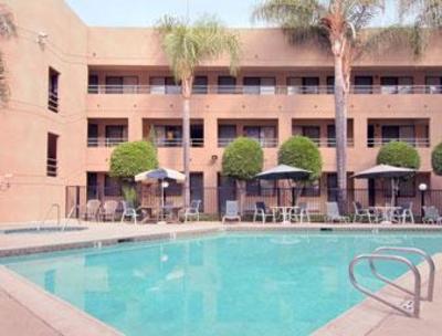 фото отеля Super 8 Motel Commerce Los Angeles