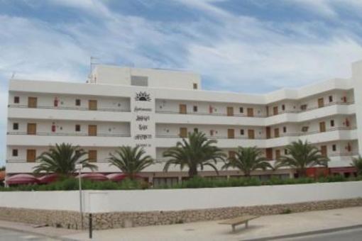 фото отеля Bahia de San Antonio Apartments Ibiza