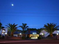 A K WEST Motel