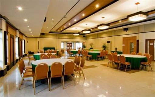 фото отеля Subic International Hotel
