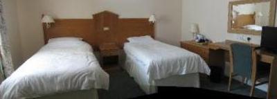 фото отеля Hazelwood House Bridgend