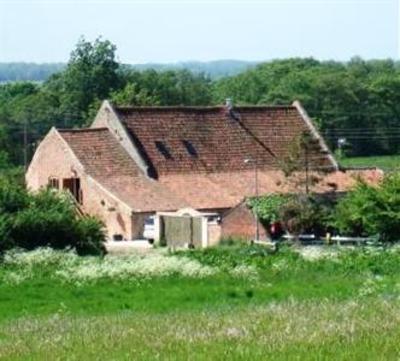 фото отеля Camps Heath Barn