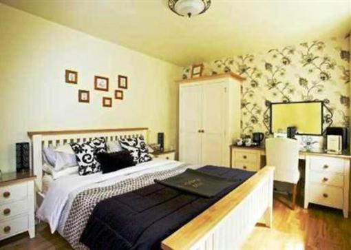 фото отеля Silverstone Guest House Towcester