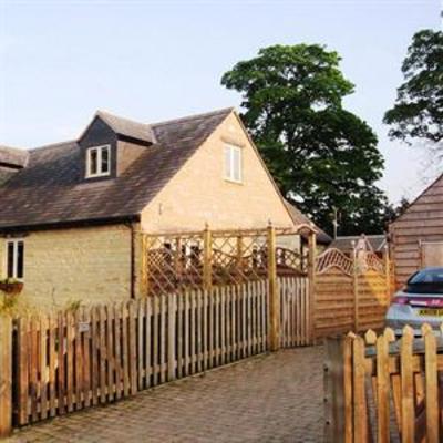 фото отеля Silverstone Guest House Towcester