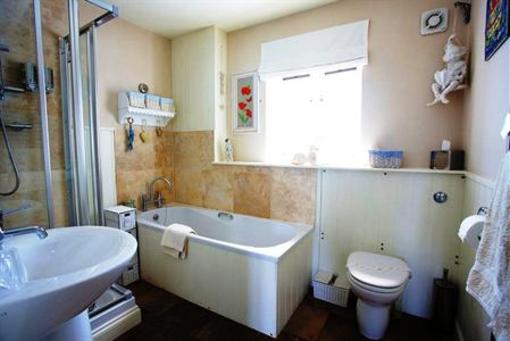 фото отеля Silverstone Guest House Towcester