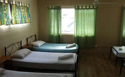 фото отеля Reef Backpackers Hostel Cairns