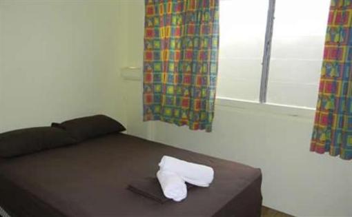 фото отеля Reef Backpackers Hostel Cairns