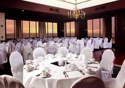 фото отеля Akron City Centre Hotel
