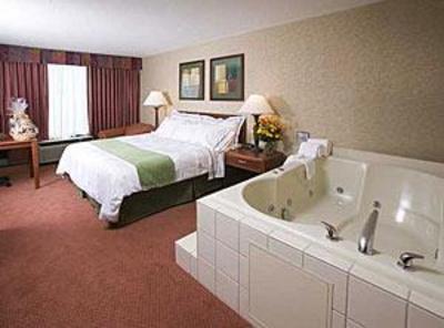 фото отеля Akron City Centre Hotel