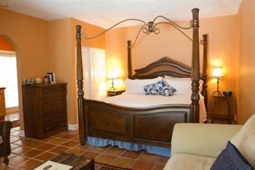 фото отеля Mango Inn Bed and Breakfast