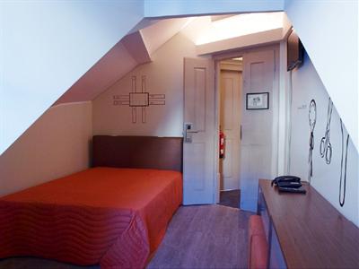 фото отеля Serenata Hostel Coimbra