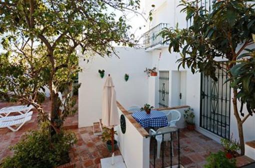фото отеля Hostal La Posada Conil De La Frontera