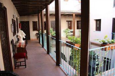фото отеля Hotel Patio de las Cruces