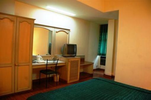 фото отеля Park Palace Hotel Kolkata