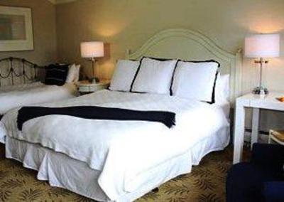 фото отеля Lamp Lighter Inn & Sunset House Suites