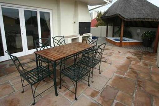 фото отеля Chameleon Lodge Strand