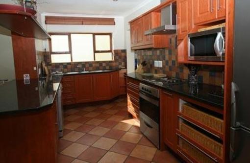 фото отеля Chameleon Lodge Strand