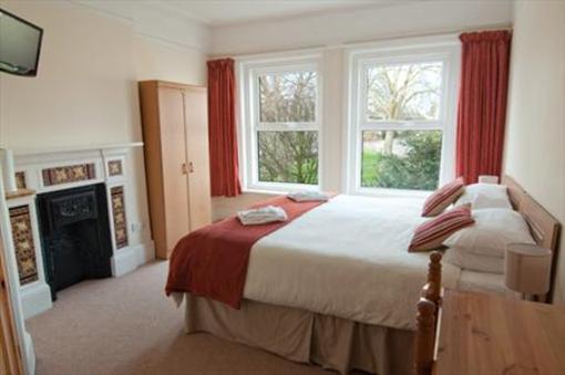 фото отеля A & B Guest House Cambridge