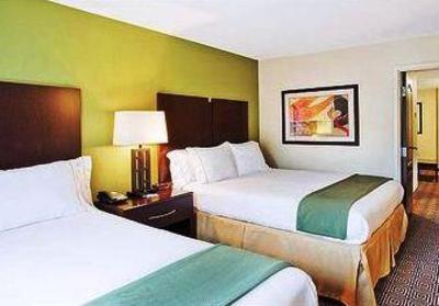 фото отеля Holiday Inn Express & Suites Rome-East